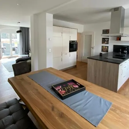 Holiday home Bimmelbahn- Familienferienhaus 100 M Am Dampflokbahnhof Sauna Trampolin Spielezimmer Olbersdorf