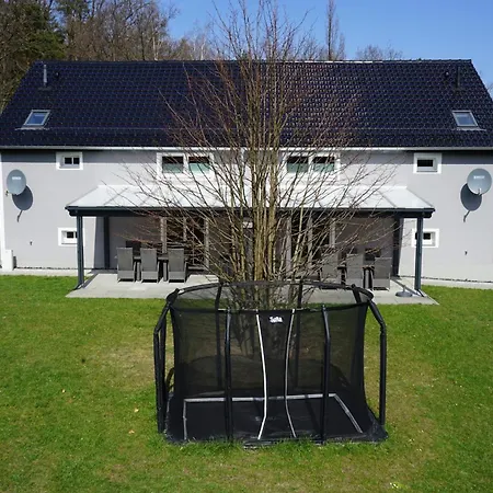 Сasa de vacaciones Bimmelbahn- Familienferienhaus 100 M Am Dampflokbahnhof Sauna Trampolin Spielezimmer Olbersdorf