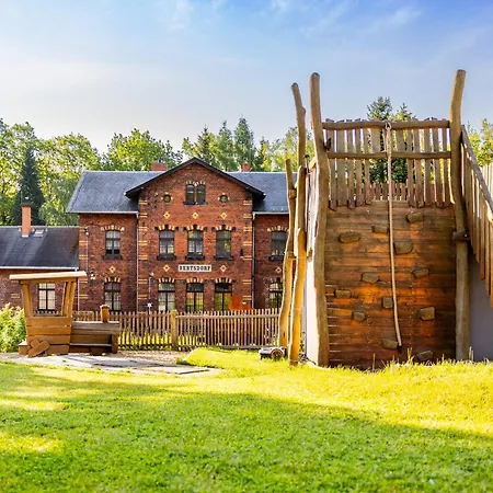 Bimmelbahn- Familienferienhaus 100 M Am Dampflokbahnhof Sauna Trampolin Spielezimmer Сasa de vacaciones