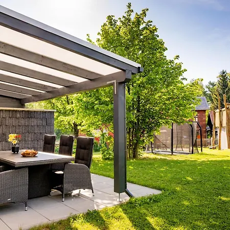 Сasa de vacaciones Bimmelbahn- Familienferienhaus 100 M Am Dampflokbahnhof Sauna Trampolin Spielezimmer *