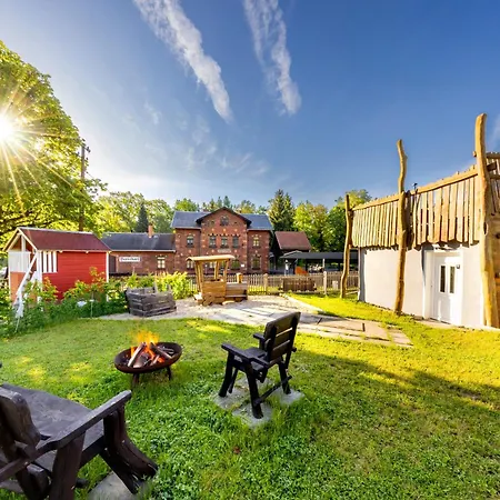 Bimmelbahn- Familienferienhaus 100 M Am Dampflokbahnhof Sauna Trampolin Spielezimmer Сasa de vacaciones Olbersdorf