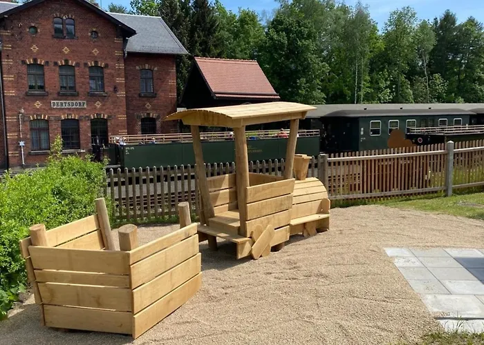 펜션 Bimmelbahn- Familienferienhaus 100 M Am Dampflokbahnhof Sauna Trampolin Spielezimmer *